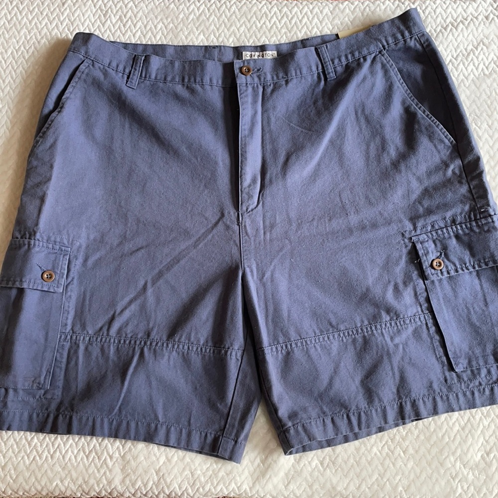 Men's Blue Covington Cargo Shorts. Size 42. 100% Cotton. Inseam 8 Inches